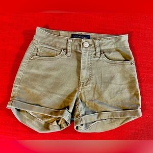 Aeropostale women high waisted midi shorts size 00 military green